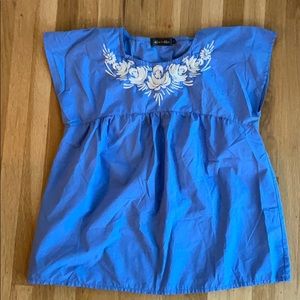 Maternity blouse with embroidered neck